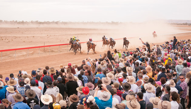Horse racing, outback track