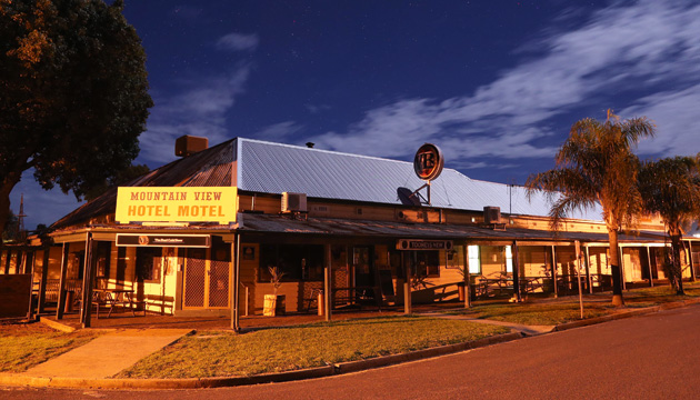 Outback pubs